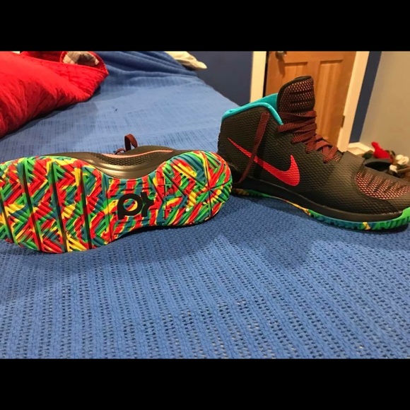 BRAND NEW NIKE KD Sneakers - Picture 5 of 5